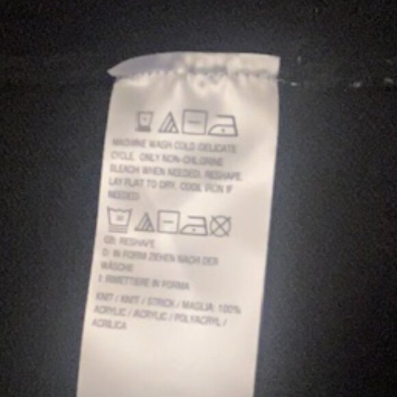 New, G.I.L.I.  long sleeved,Cardigan/crop sweater/ zipper detail, black, sz M - Picture 8 of 9